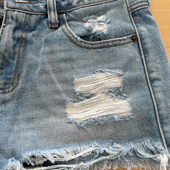 Hidden Jeans Denim Shorts - Picture 2 of 6